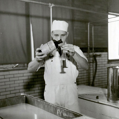 Making cheese in 1933